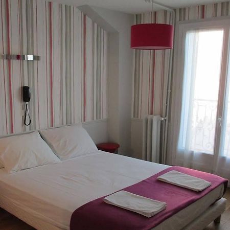 Perfect Hotel & Hostel Париж Екстериор снимка A room at the hotel