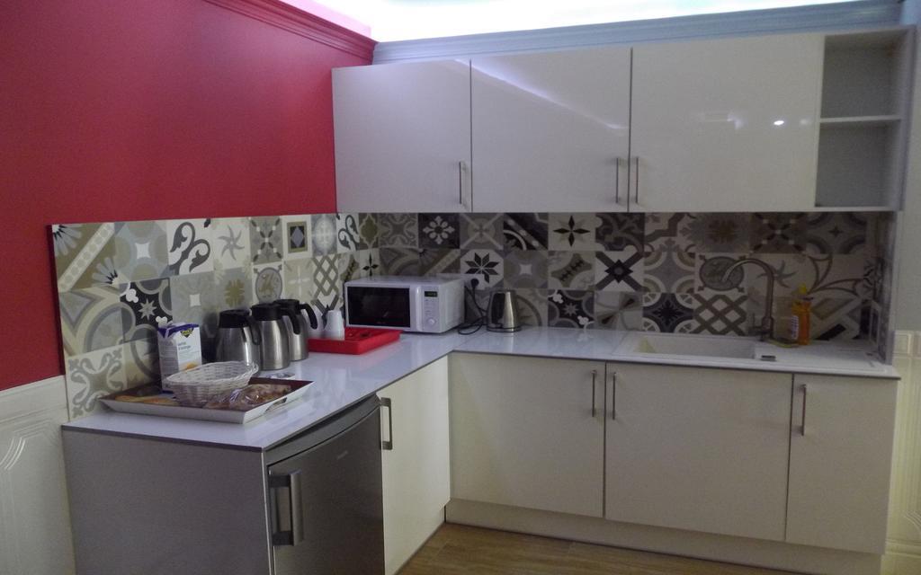Perfect Hotel & Hostel Париж Екстериор снимка A typical kitchen