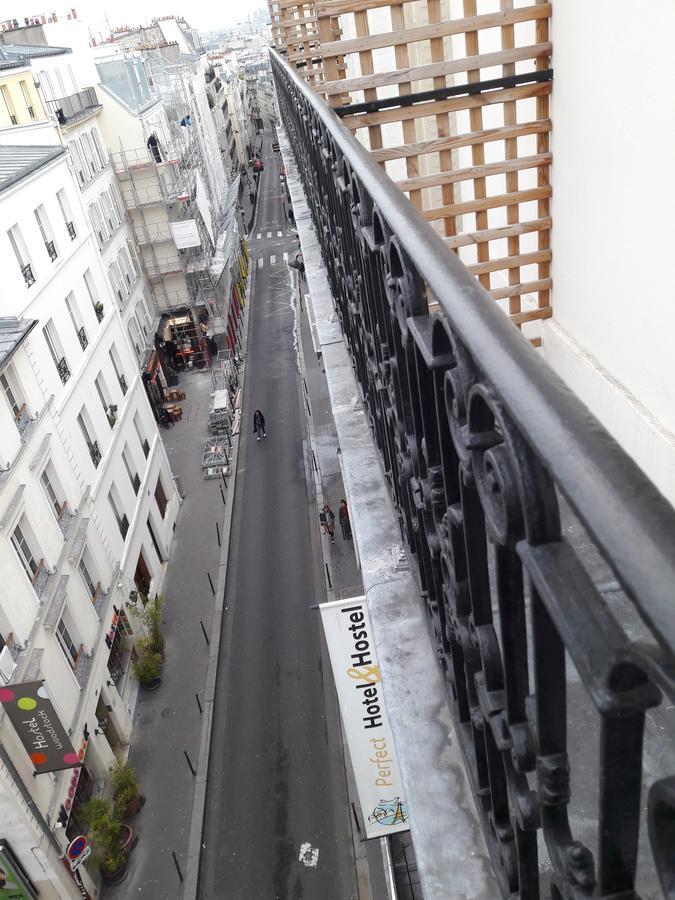 Perfect Hotel & Hostel Париж Екстериор снимка View of the street from the hotel
